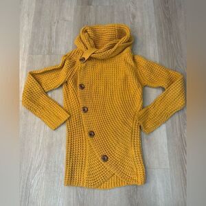 Knit chuncky sweater very cute style used in good condition